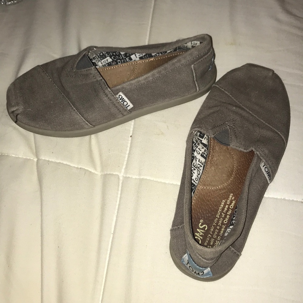 Toms